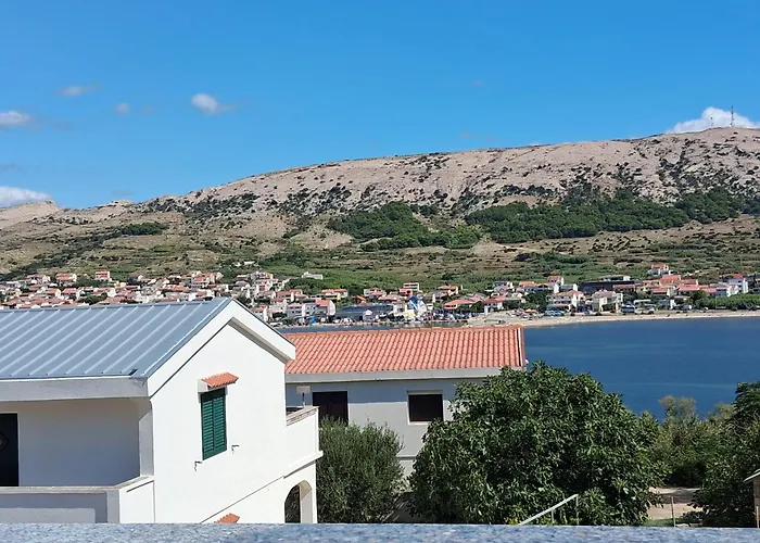 Edina Pag アパート *