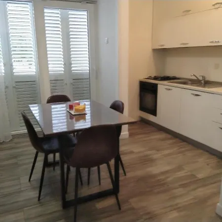 Edina Pag Apartamento *
