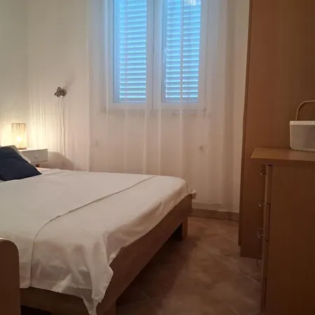 Διαμέρισμα Edina Pag *